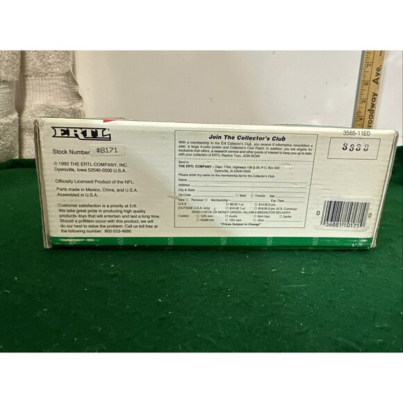 Ertl Cleveland Browns Collectibles NFL Goal Line Classics Delivery Truck Coin - Picture 9 of 12